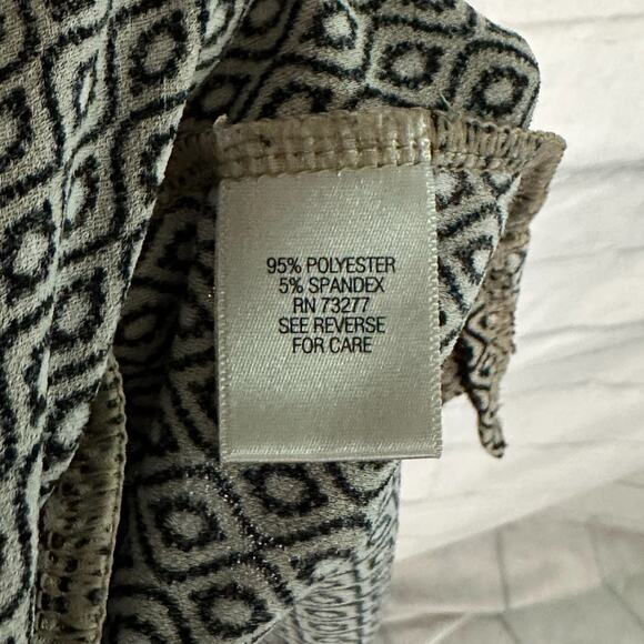 Dana Buchman Brown & Black Diamond Patterned Blouse, Medium, Pre-owned - Picture 6 of 7